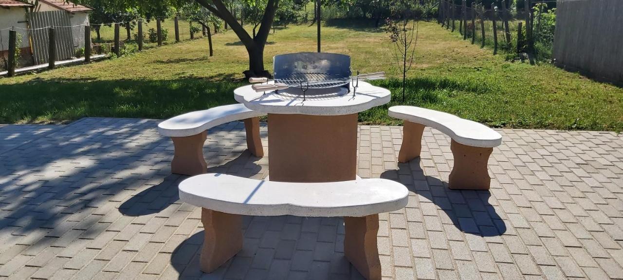 Feszty-Feszek Vendeghaz Daire Tiszafüred Dış mekan fotoğraf